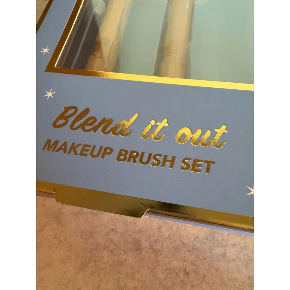 Makeup Brush Bundle – e.l.f. Rose Gold Travel Set + Holler and Glow 7-Piece Gift